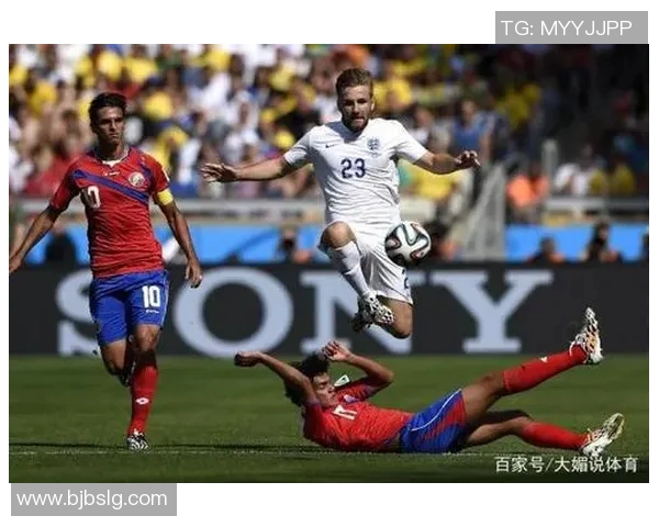 足球花式过人技巧揭秘让你在球场上成为闪耀的明星